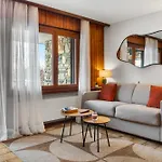 Cosy Avec Piscine Interieure - Vue Montagne Apartment *