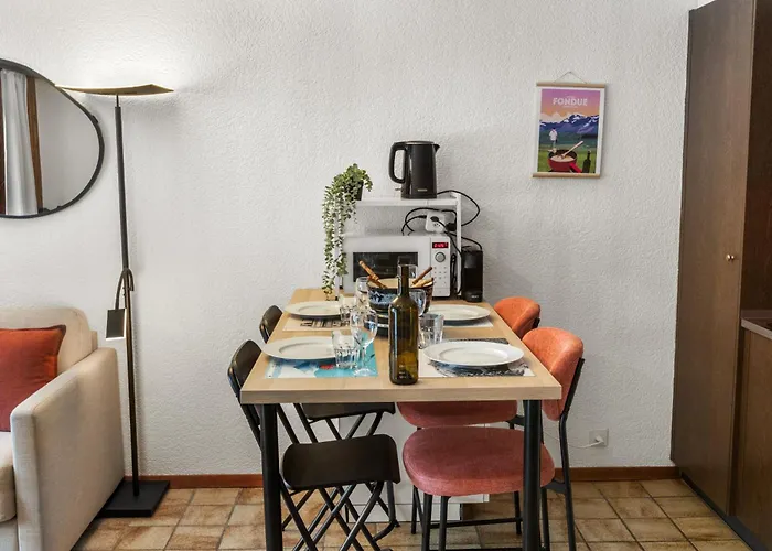 Cosy Avec Piscine Intérieure - Vue Montagne Apartamento *